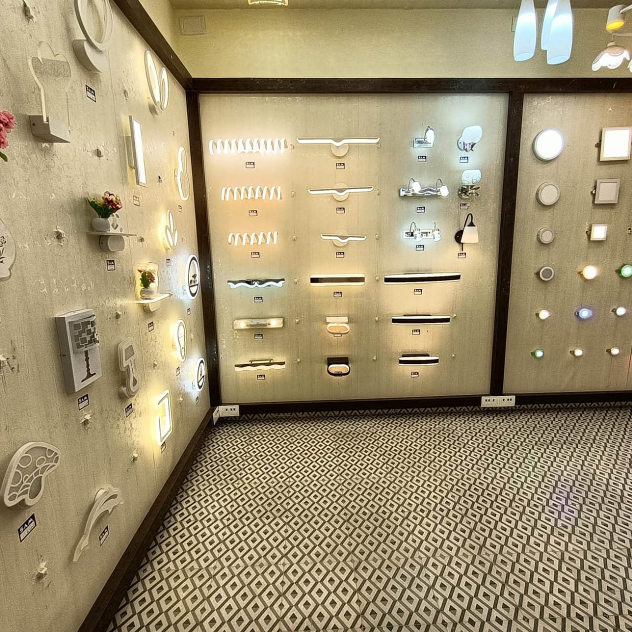 Glazed Vitrified Tiles